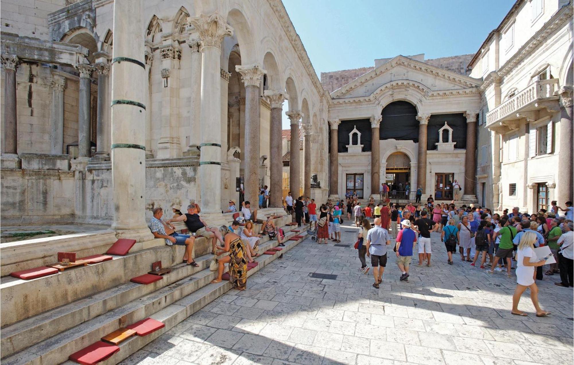 Lovely Home In Split With Jacuzzi Dış mekan fotoğraf