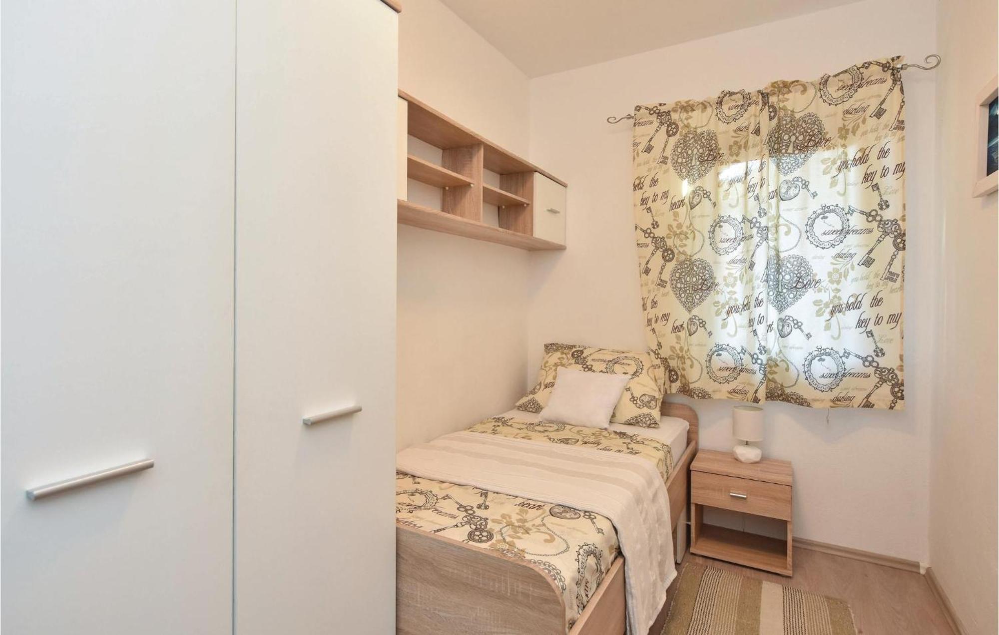 Lovely Home In Split With Jacuzzi Dış mekan fotoğraf