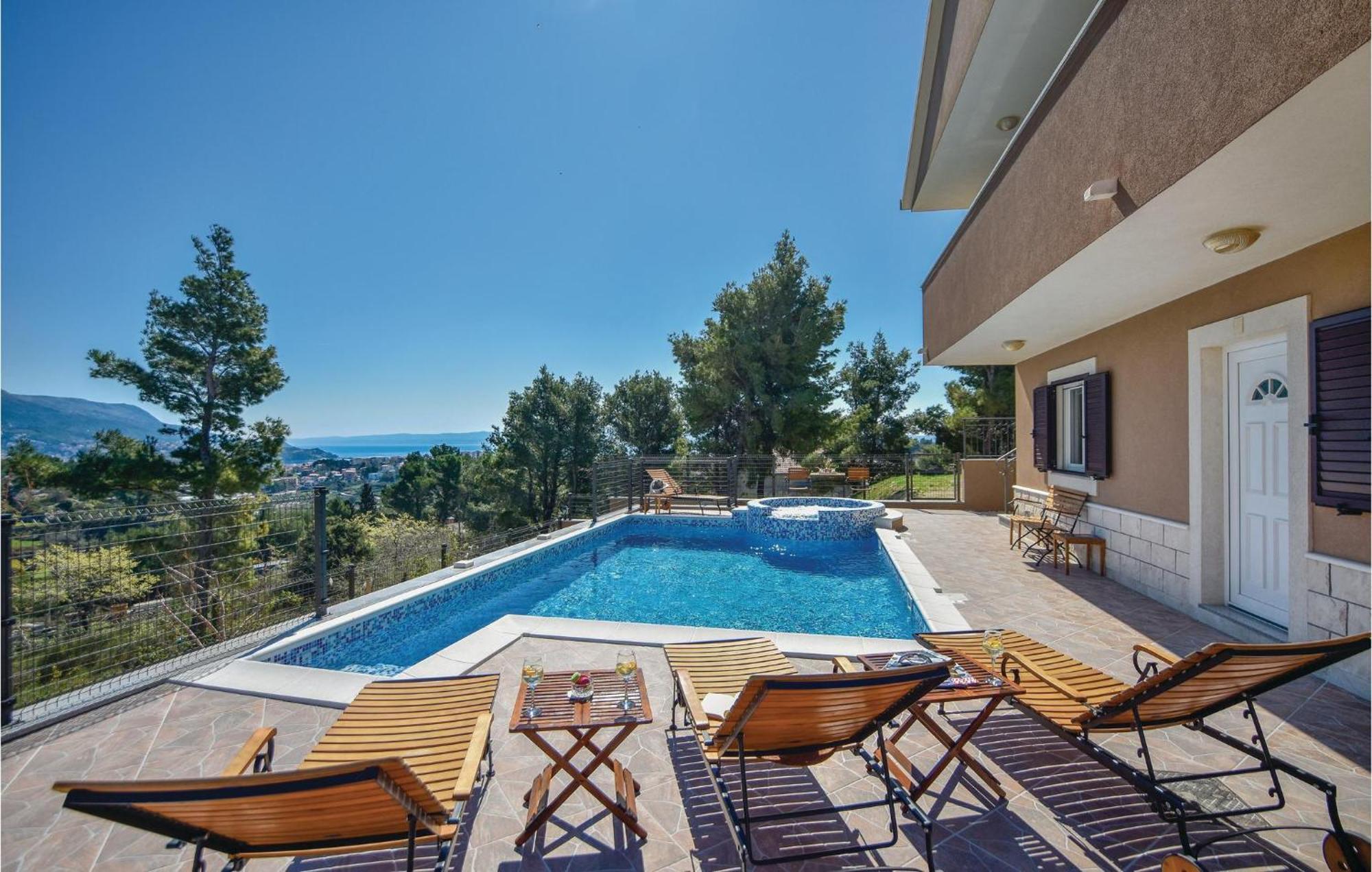 Lovely Home In Split With Jacuzzi Dış mekan fotoğraf