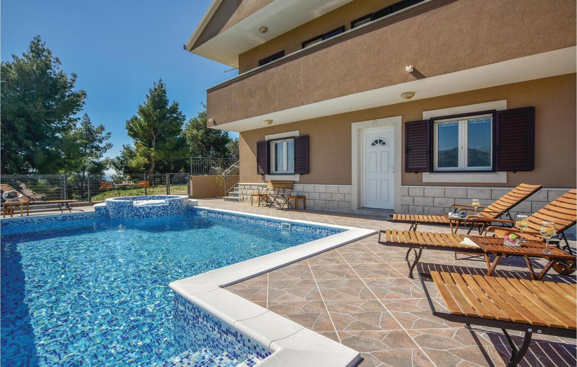 Lovely Home In Split With Jacuzzi Dış mekan fotoğraf