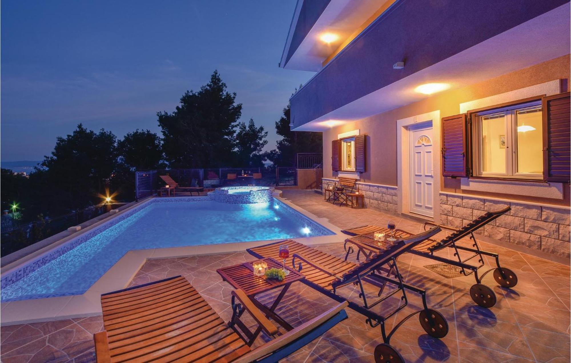 Lovely Home In Split With Jacuzzi Dış mekan fotoğraf