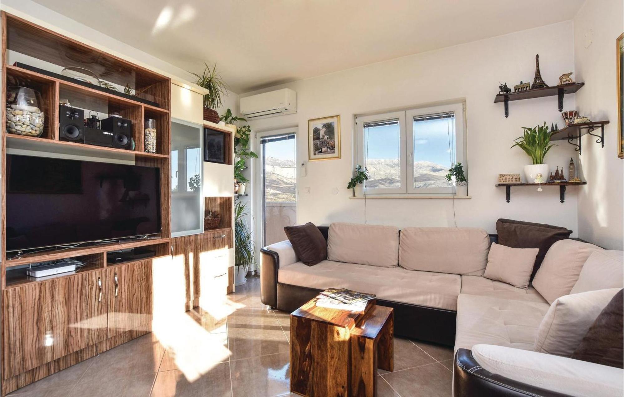Lovely Home In Split With Jacuzzi Dış mekan fotoğraf