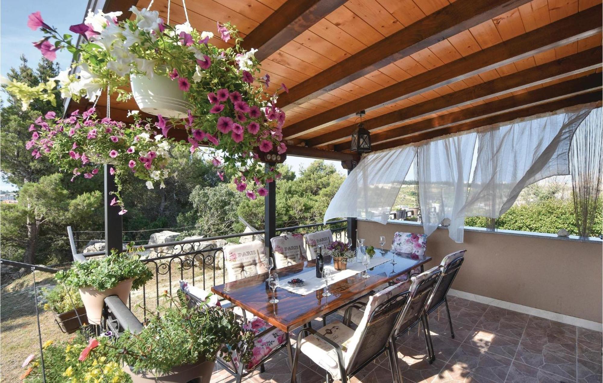 Lovely Home In Split With Jacuzzi Dış mekan fotoğraf