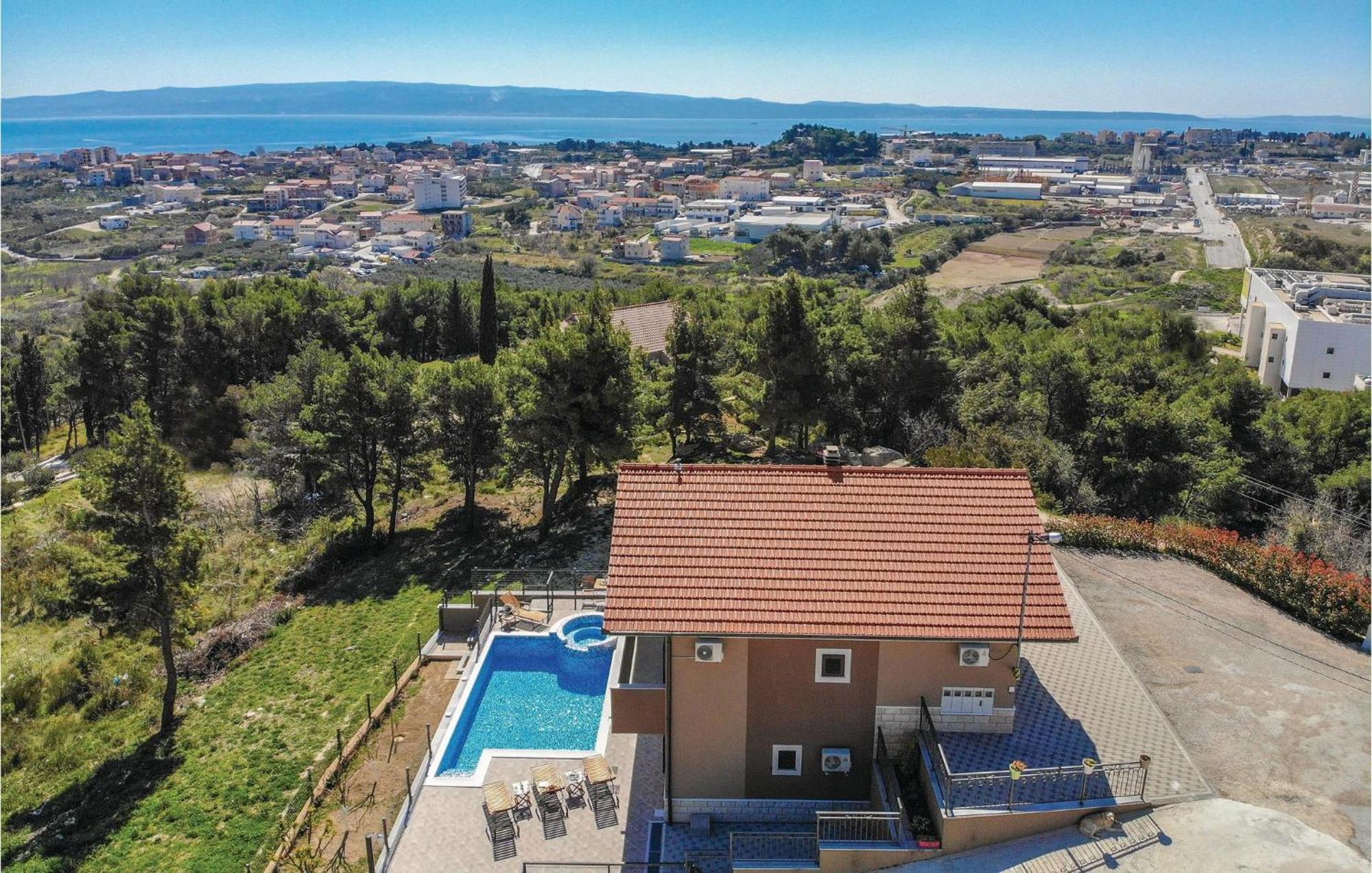 Lovely Home In Split With Jacuzzi Dış mekan fotoğraf