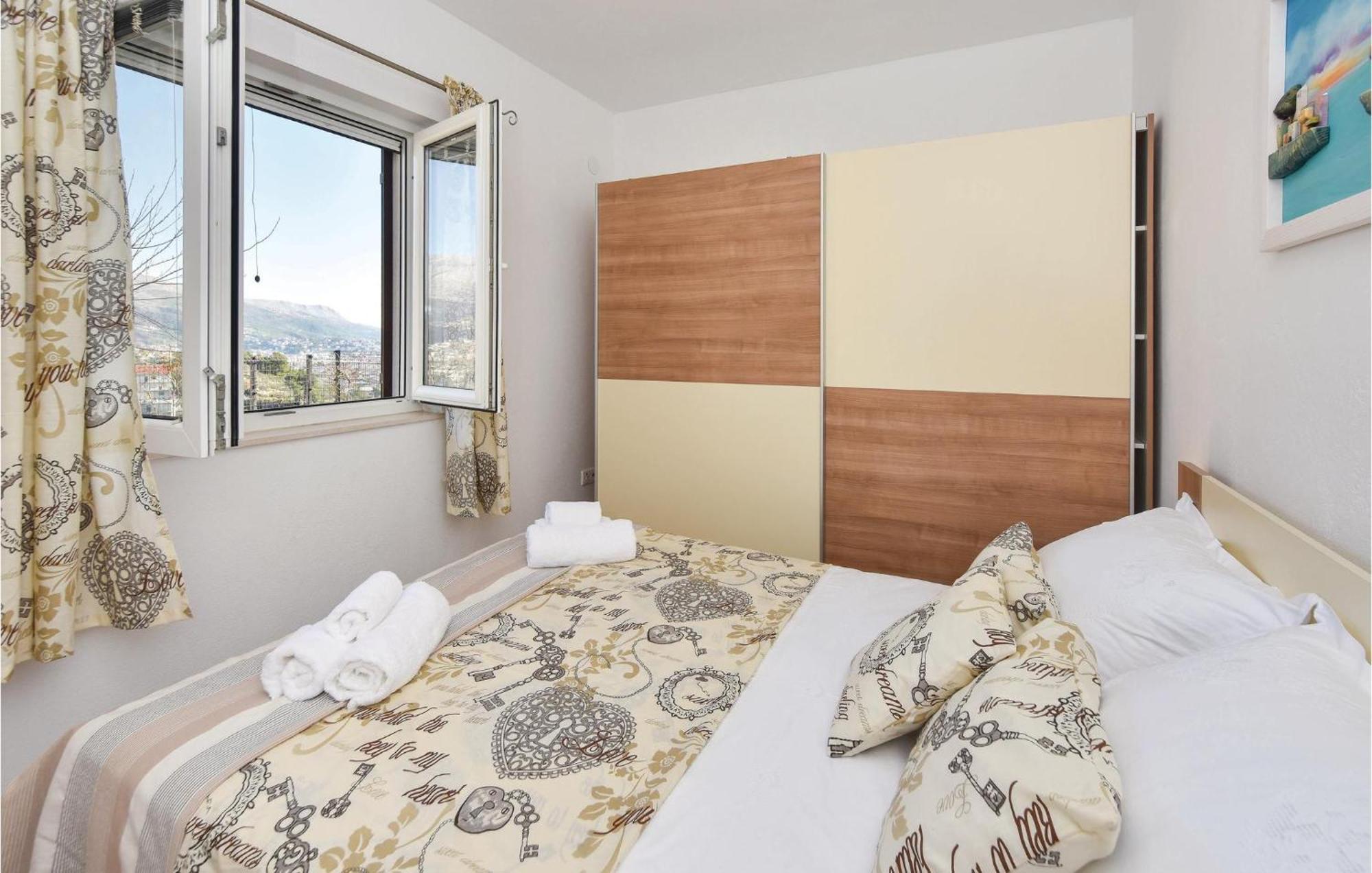 Lovely Home In Split With Jacuzzi Dış mekan fotoğraf