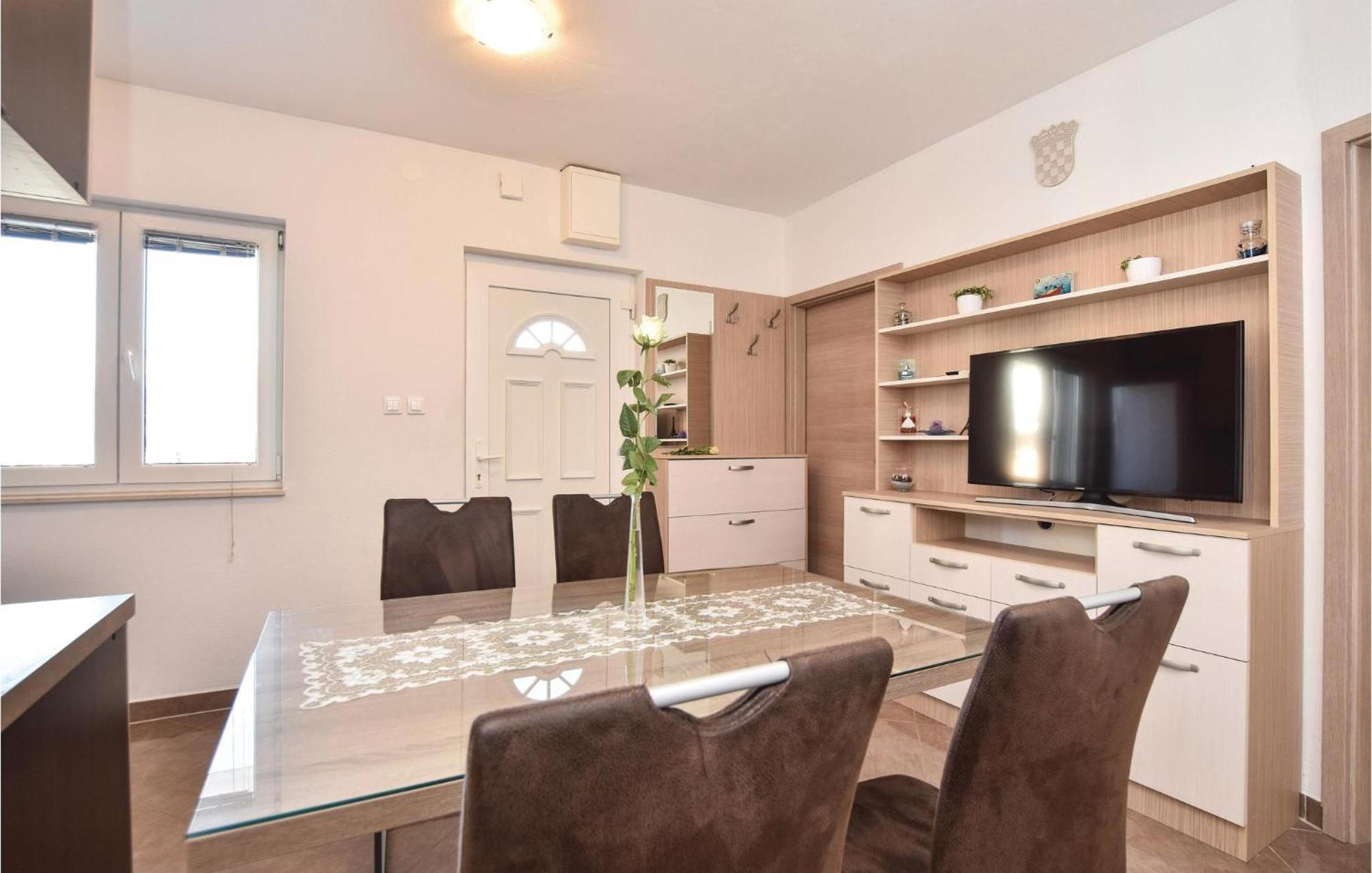 Lovely Home In Split With Jacuzzi Dış mekan fotoğraf