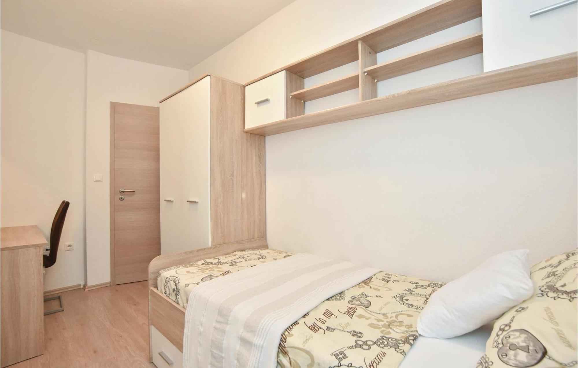 Lovely Home In Split With Jacuzzi Dış mekan fotoğraf